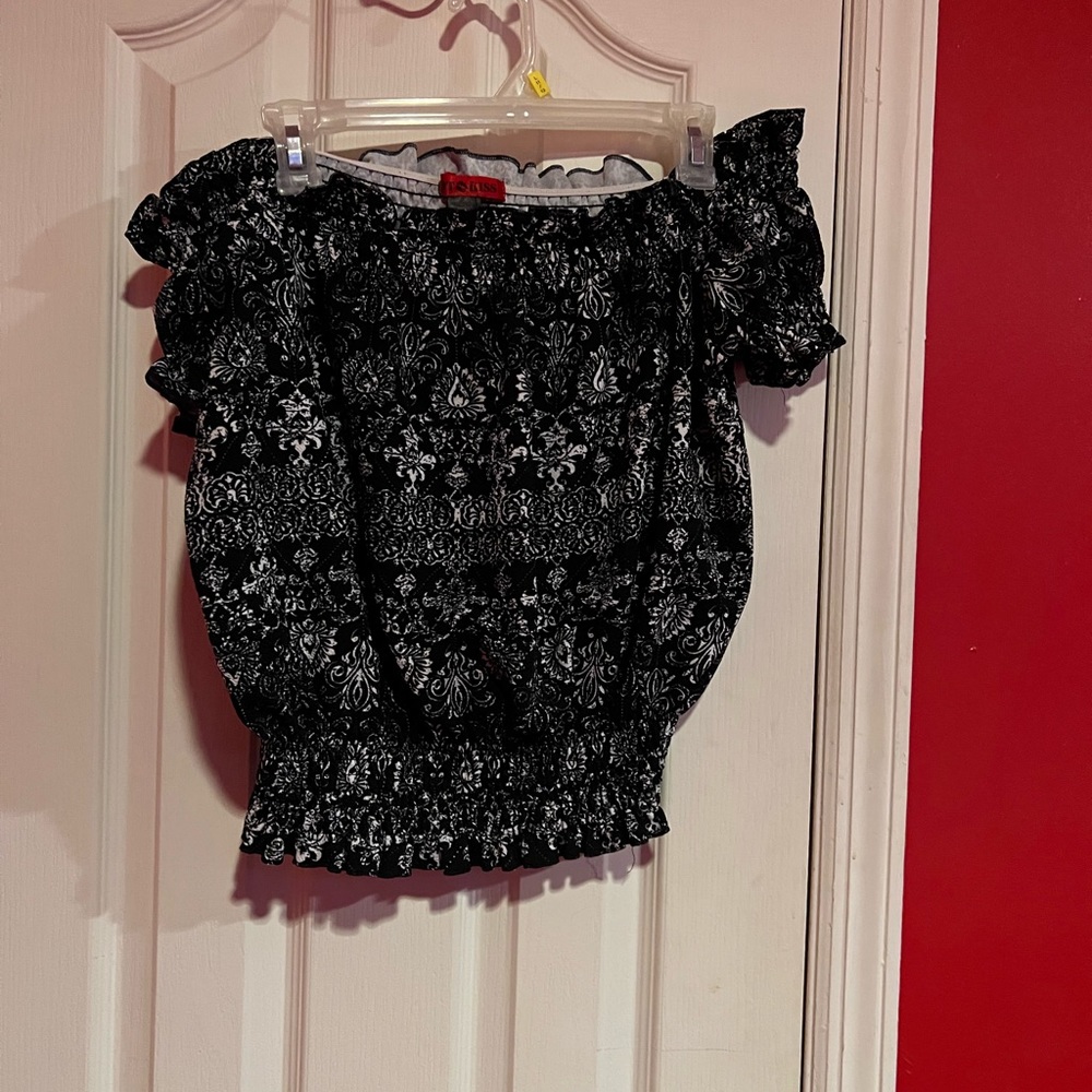 Print off the shoulder top